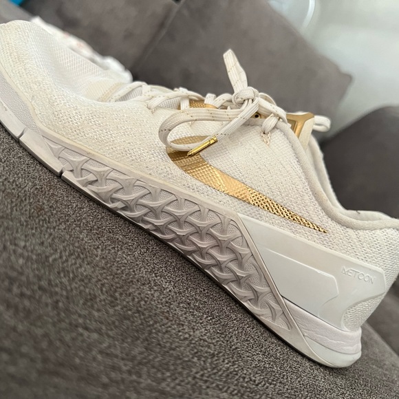 Nike Shoes - NIKE METCONS